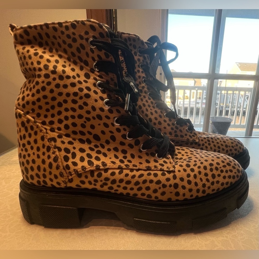 olivia-miller | ladies cheetah print lug boots. Size: 8 - Picture 4 of 14